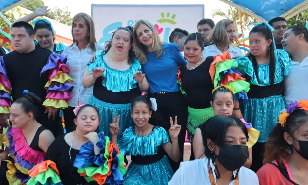 Presentan Alumnos y Pacientes del Centro de Rehabilitación del DIF Tampico Vistoso Festival Artístico
